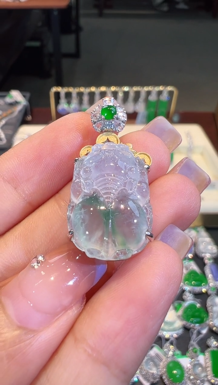 【闪购商品】翡翠吊坠(不含链)18K金镶嵌翡翠