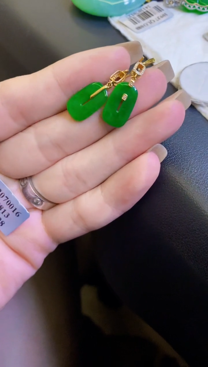 【闪购商品】翡翠颈饰18K金镶嵌耳饰