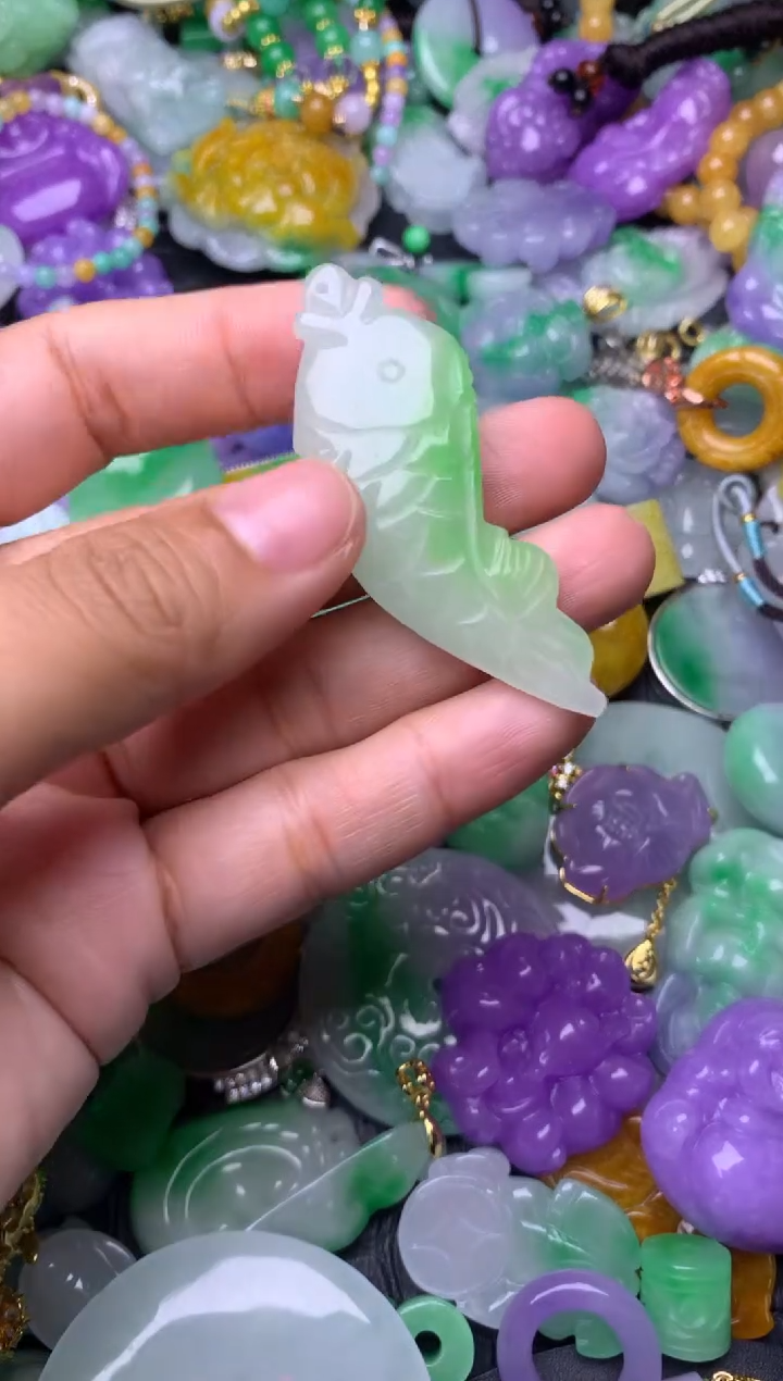 颈饰未镶嵌翡翠缅甸翡翠吊坠