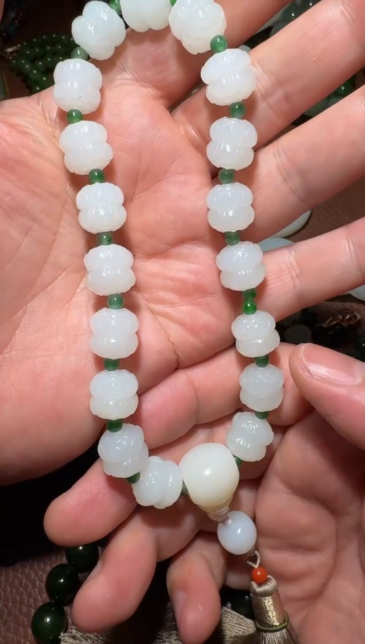 未镶嵌和田玉挂件和田玉