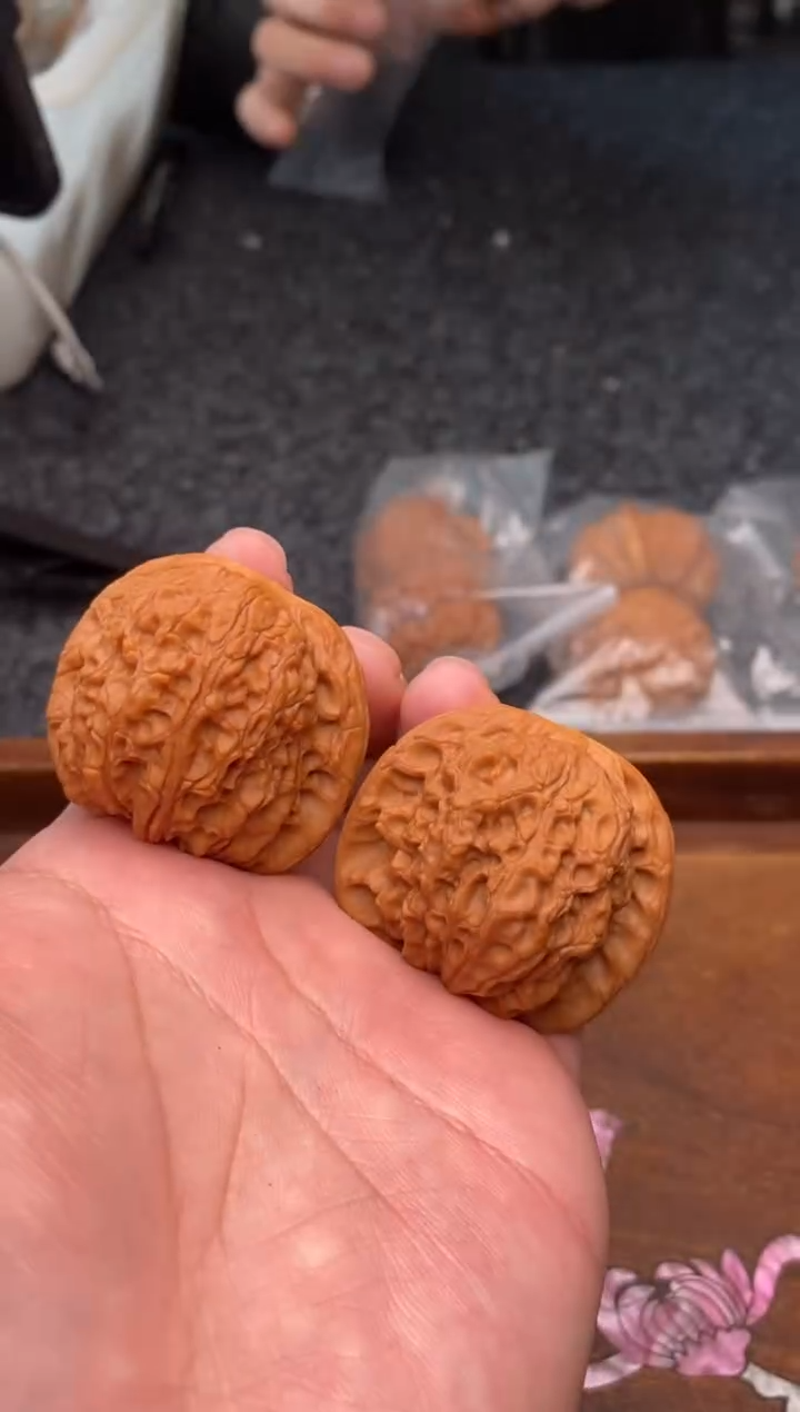 【闪购商品】文玩核桃把件G174号41尺血麒麟