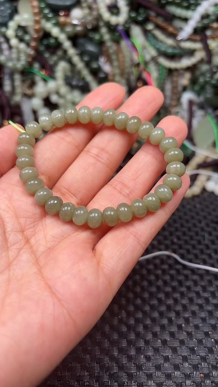 和田玉未镶嵌颈饰1