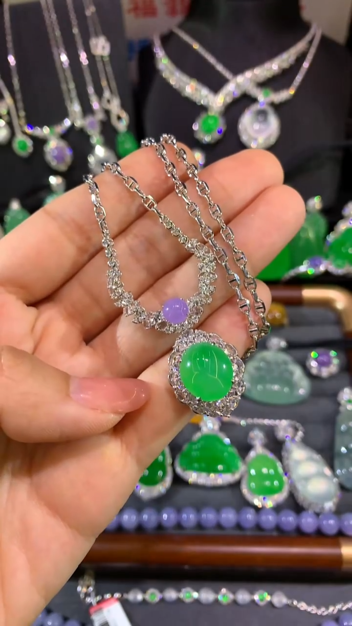 项链18K金镶嵌翡翠套链