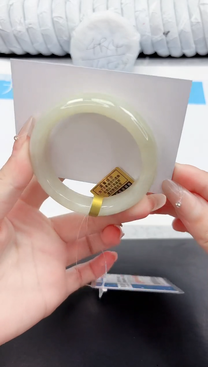 和田玉手镯未镶嵌13-55.5QS3