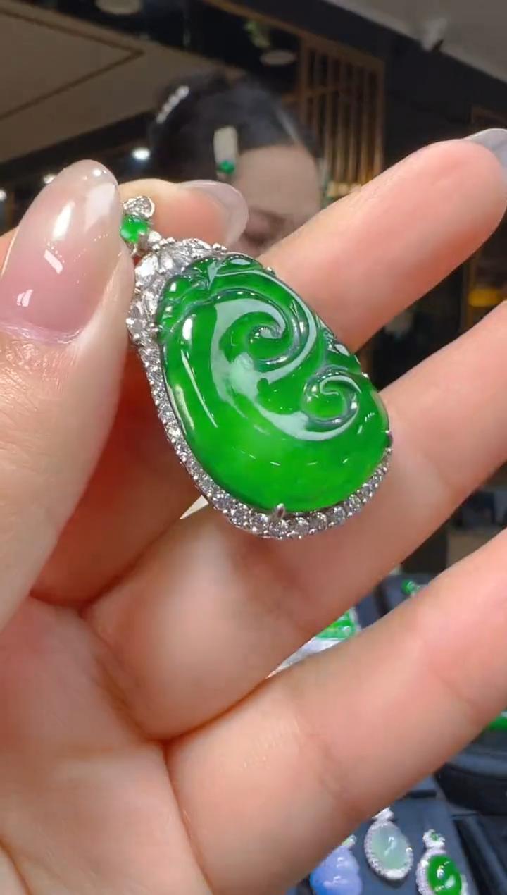 吊坠(赠链)银S925镶嵌翡翠109(多样性发货发其一)