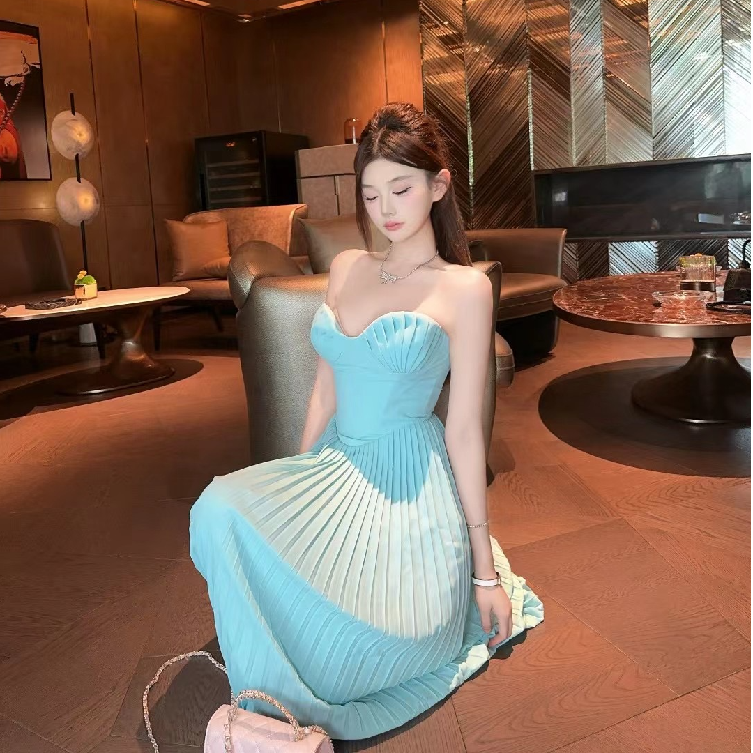 法式蓝色海边度假抹胸长裙性感v领连衣裙气质收腰显瘦风琴百褶裙