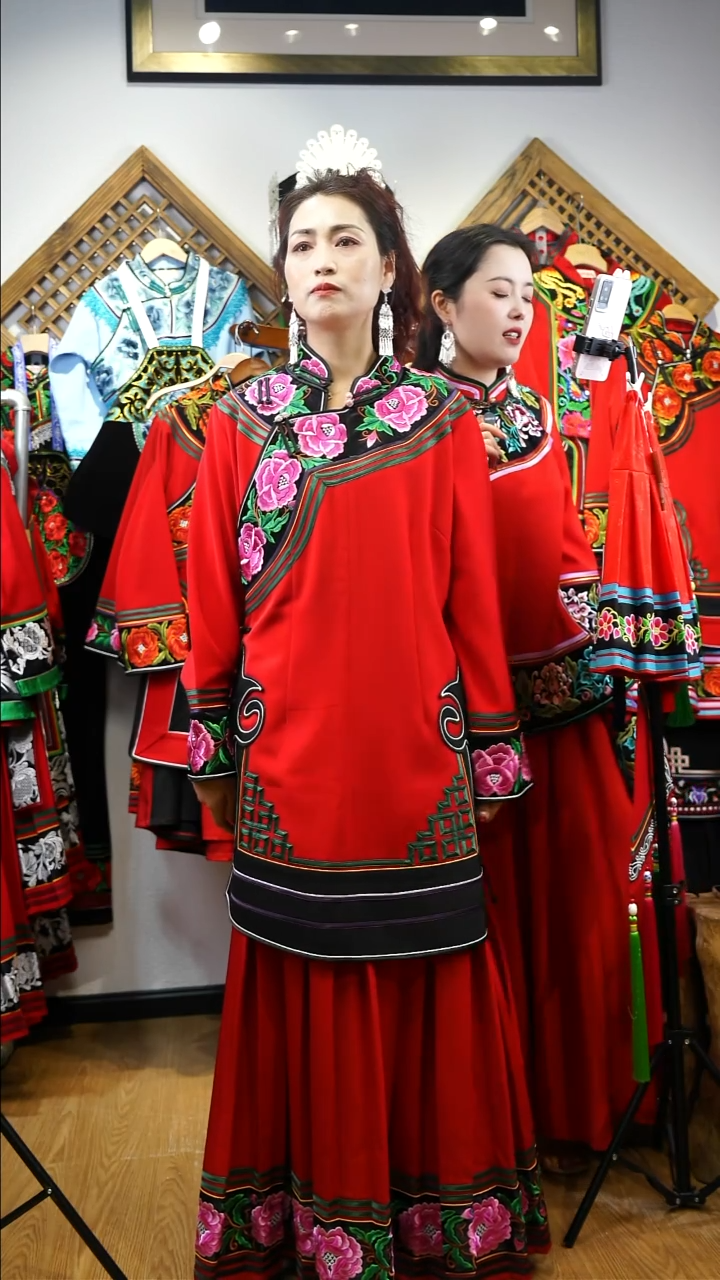 红色套装  上衣+裙子 2XL 码
