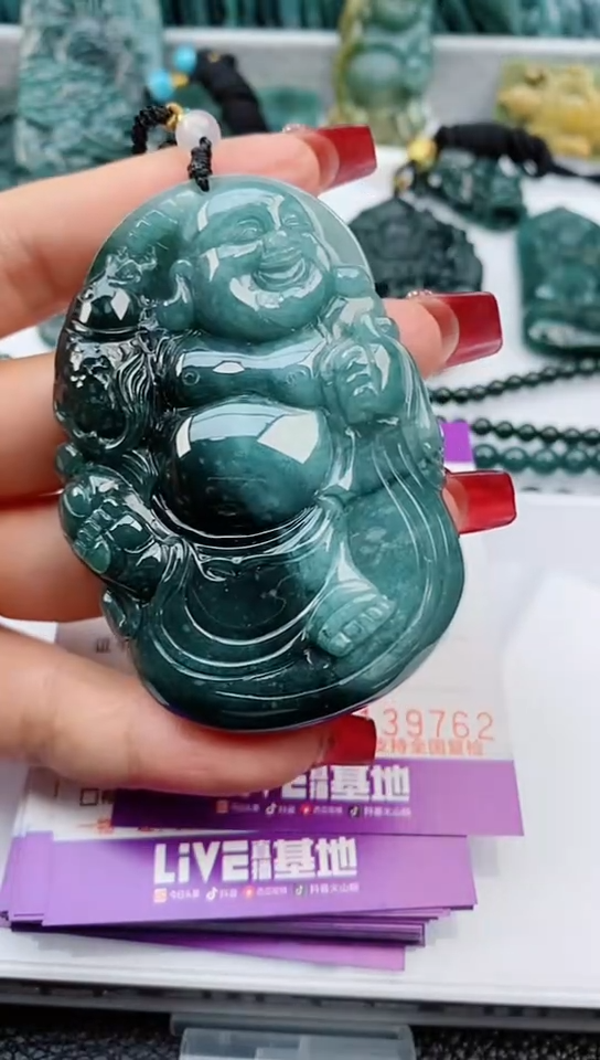 【闪购商品】翡翠颈饰未镶嵌              