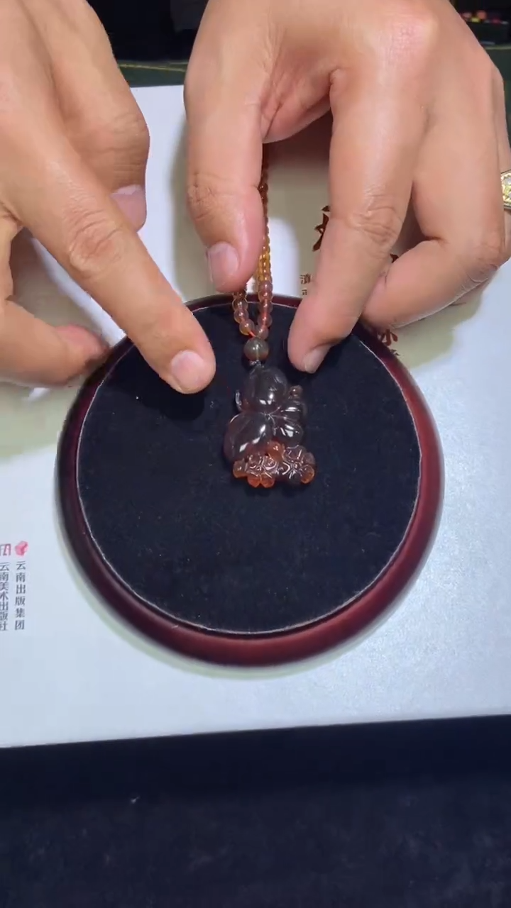 琥珀吊坠(赠链)未镶嵌吊坠