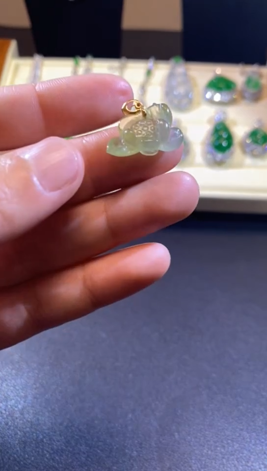 【闪购商品】翡翠吊坠(赠链)18K金镶嵌缅甸天然A货翡翠