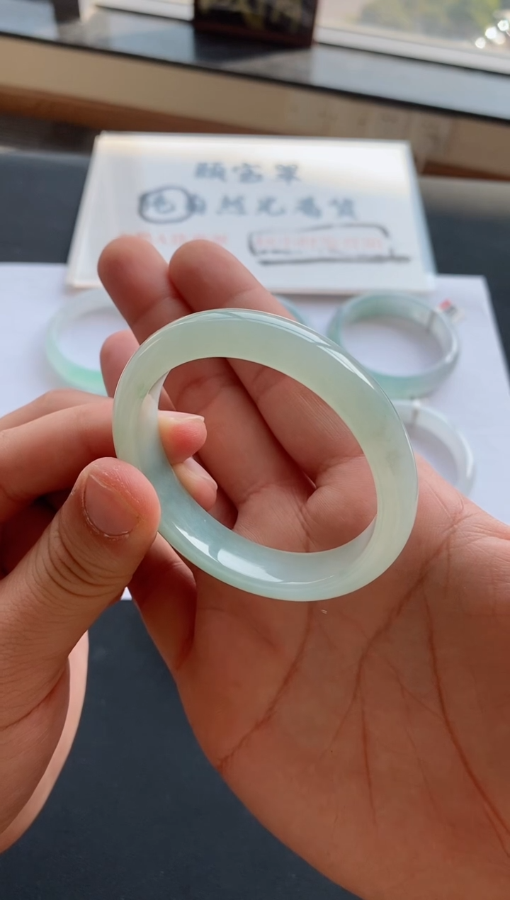 【闪购商品】翡翠手镯未镶嵌8号54.2*47*12.9*8贵妃天然玉镯