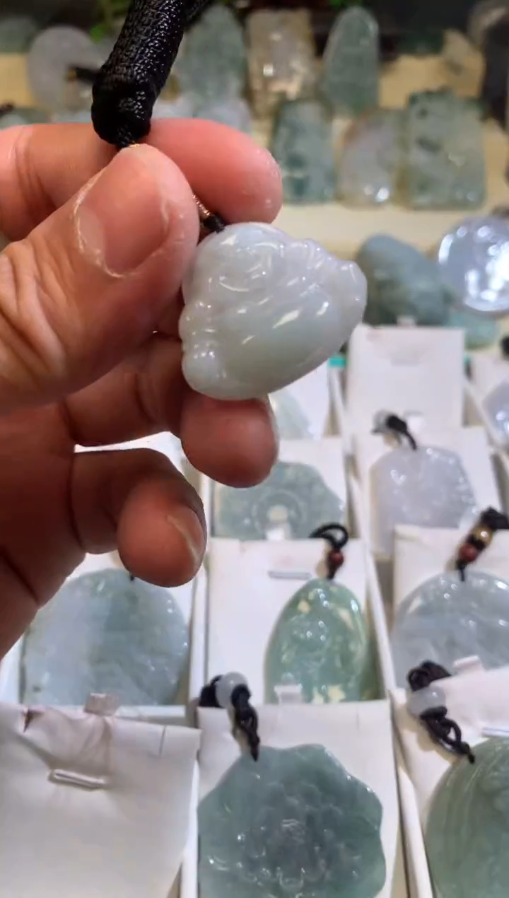 翡翠未镶嵌颈饰4/17/141