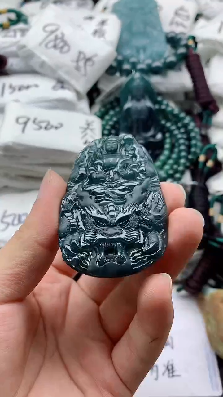 翡翠未镶嵌颈饰888888888888