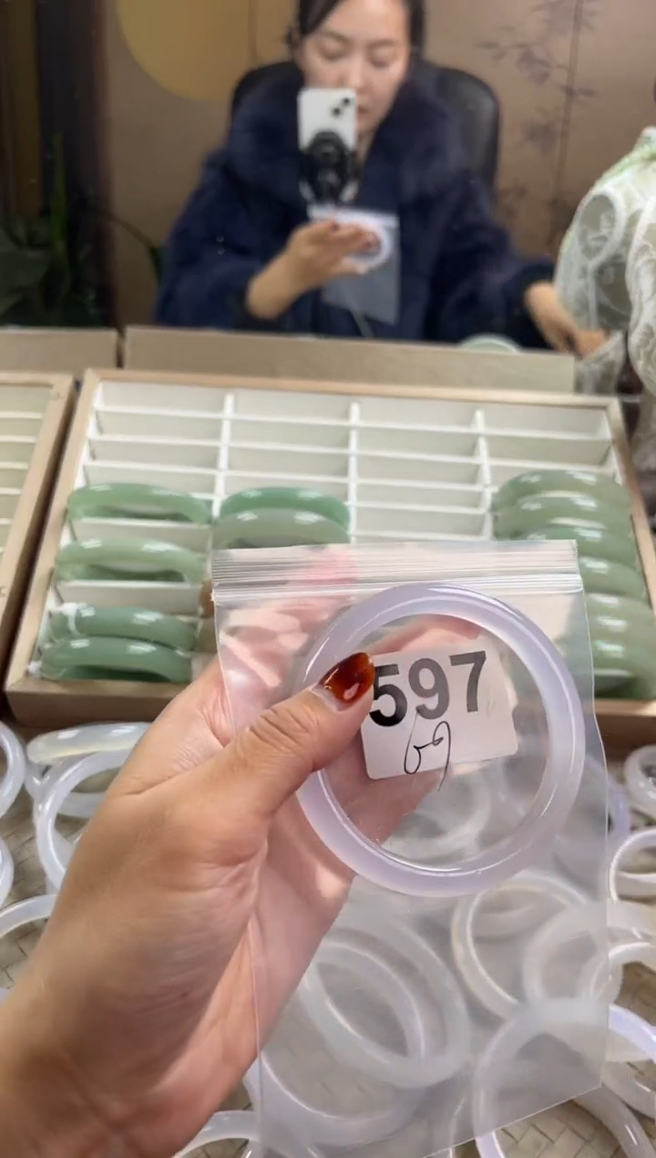 手镯玛瑙/玉髓未镶嵌597