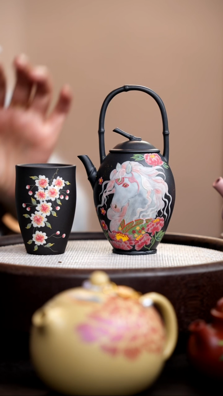 茶壶紫砂云雾天青竹节提梁粉红马+云雾天青闻香杯海棠花