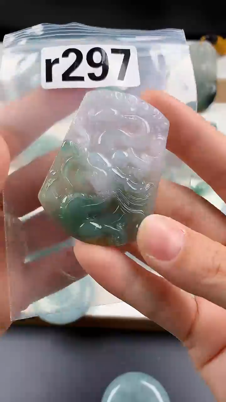 颈饰未镶嵌翡翠天然翡翠吊坠挂件