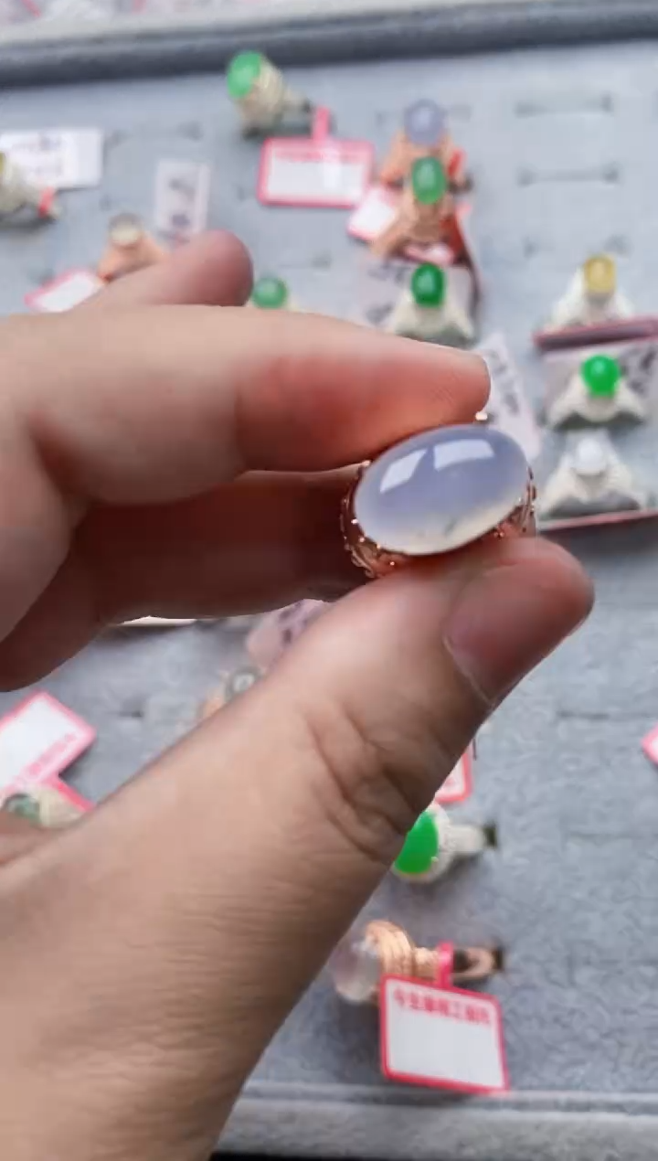 翡翠未镶嵌戒指1515---81