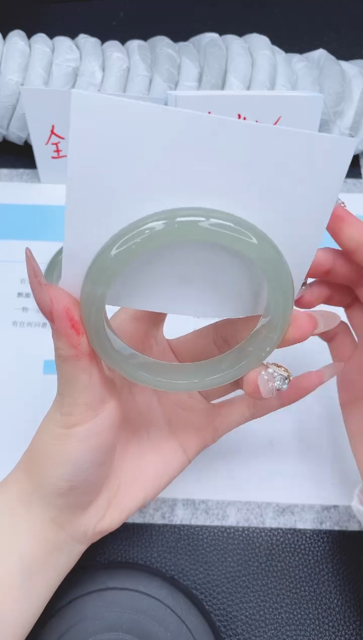 未镶嵌手镯石英质玉150-58.6