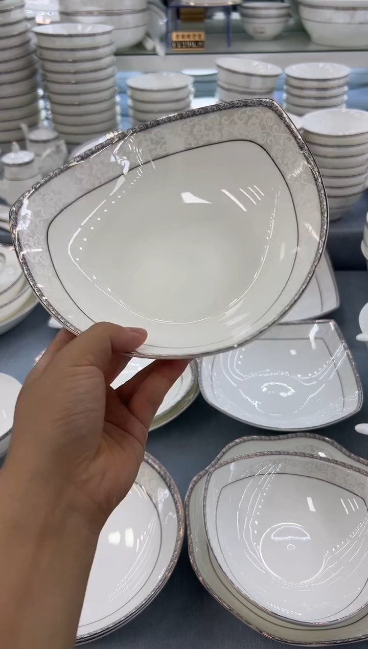 骨瓷玲珑8三角2个 