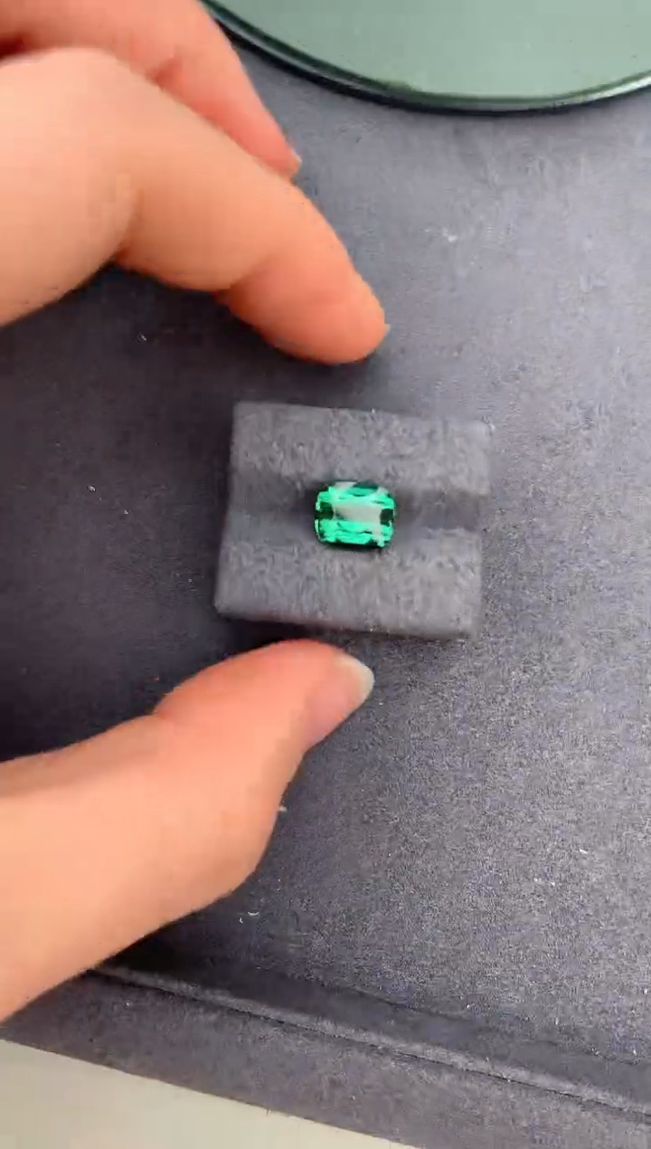 【闪购商品】碧玺裸石未镶嵌2.8ct绿碧玺