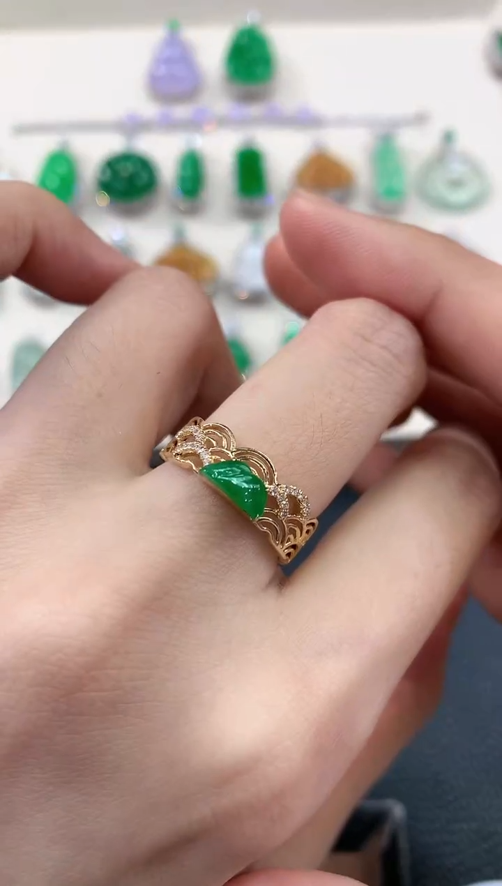 【闪购商品】翡翠戒指18K金镶嵌D24       