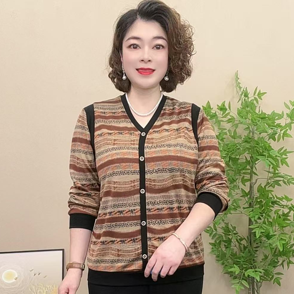 长袖妈妈装时尚条纹纽扣中老年女装V领潮牌气质洋气百搭女士宽松