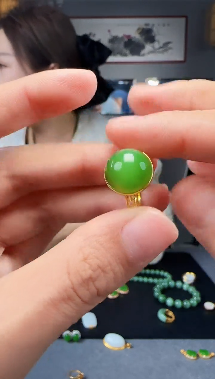 【闪购商品】和田玉戒指18K金镶嵌1