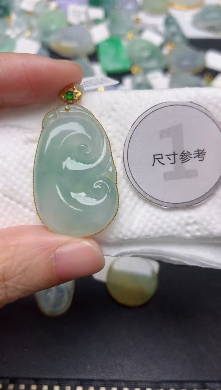 颈饰18K金镶嵌翡翠天然缅甸A货翡翠