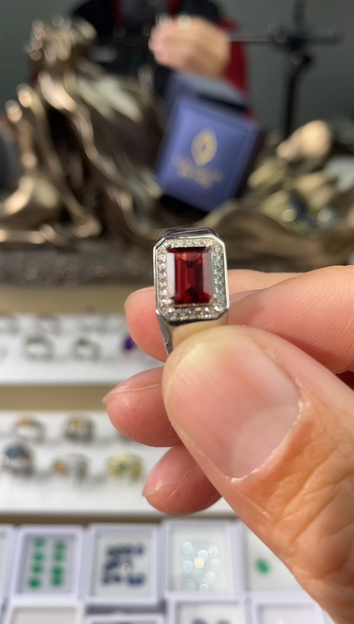 【闪购商品】石榴石戒指银S925镶嵌11111111