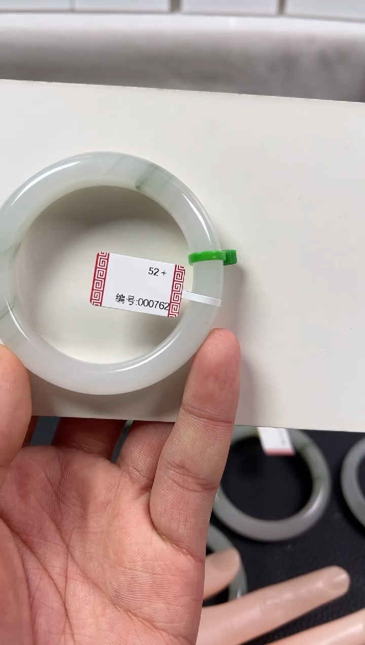 【闪购商品】石英质玉手镯未镶嵌762