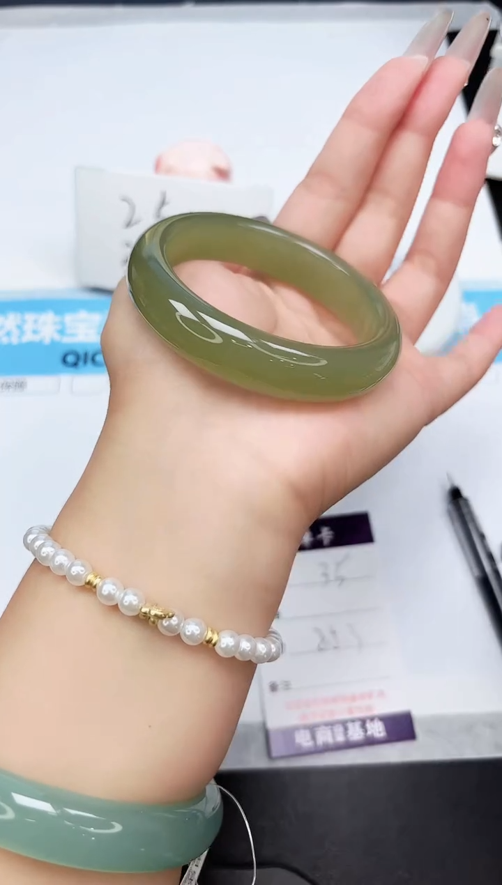 石英质玉手镯未镶嵌35-55.3