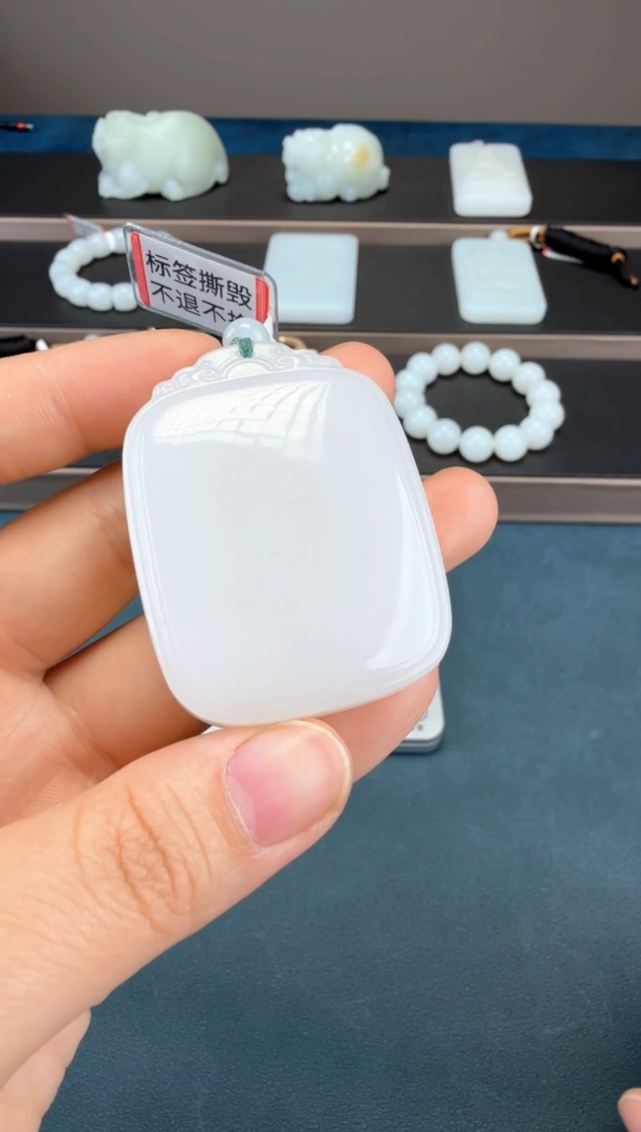 和田玉未镶嵌颈饰1