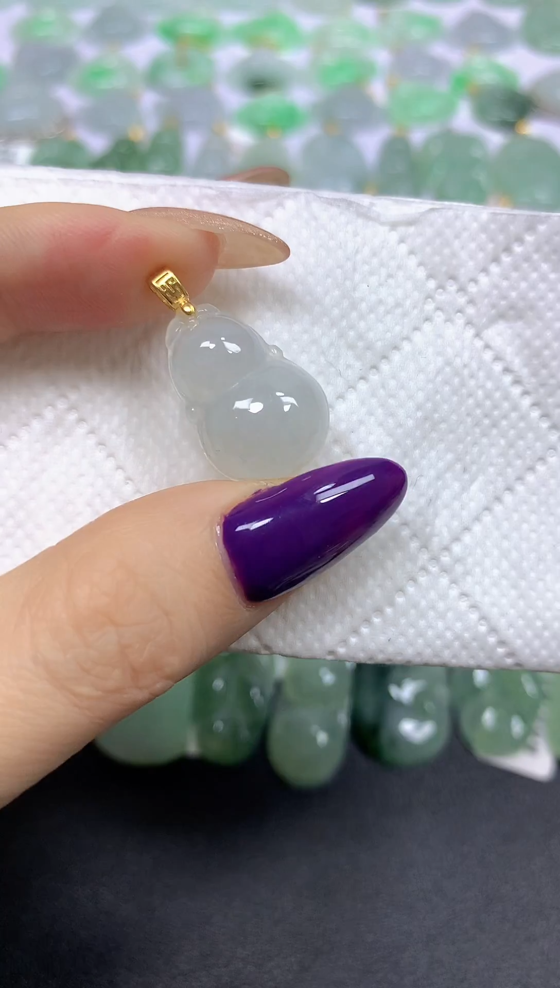 颈饰未镶嵌翡翠 
