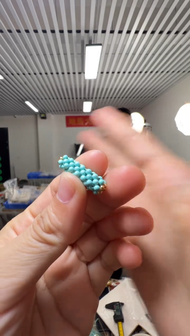 绿松石18K金镶嵌吊坠(不含链)约24*6mm原矿绿松18K金镶嵌