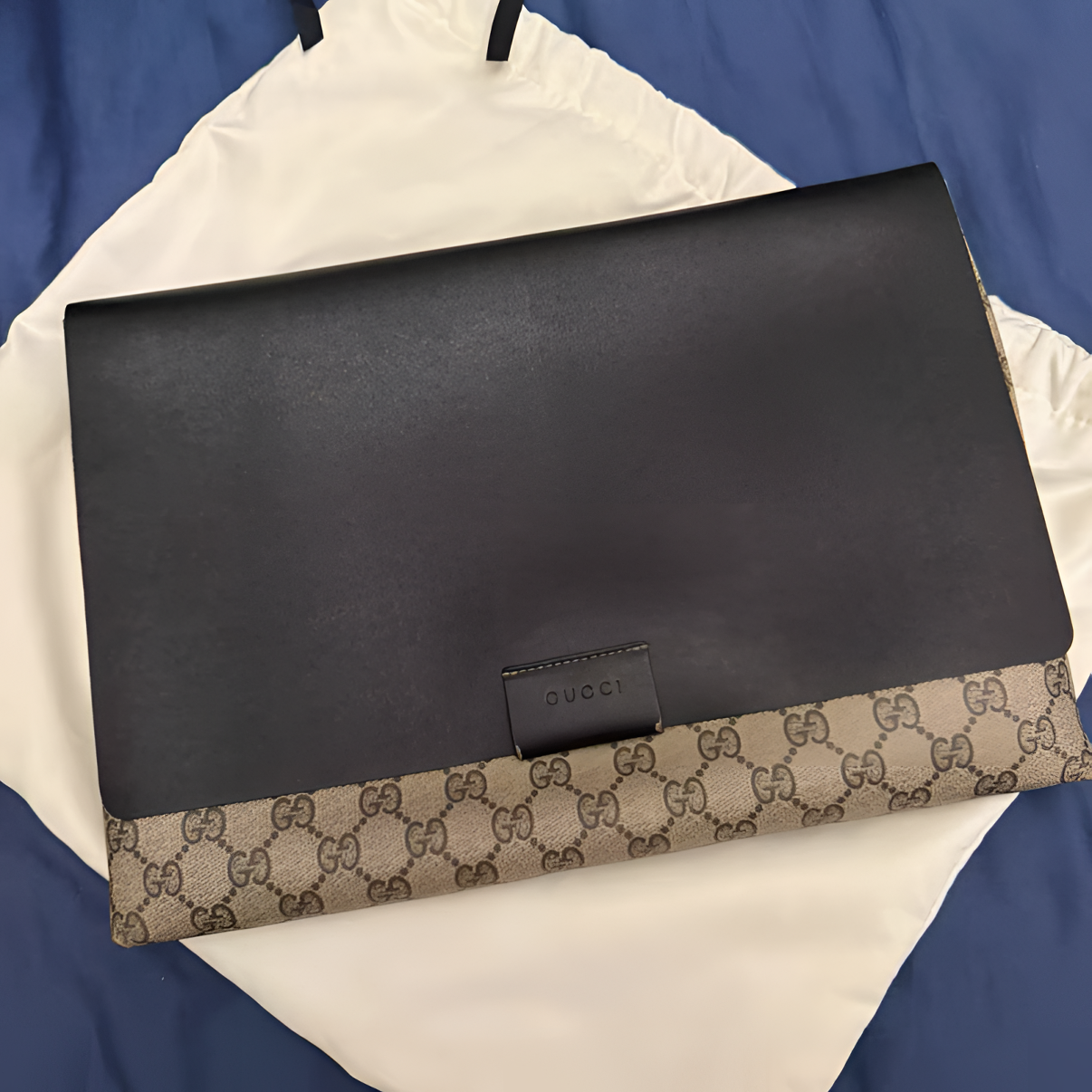 99新 GUCCI/古驰 古驰翻盖手拿包/C54