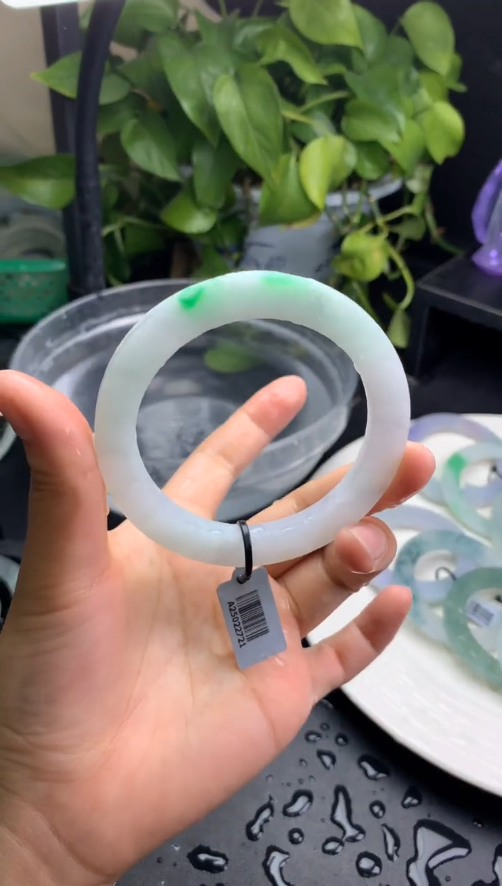 【闪购商品】定制翡翠定制翡翠手镯未镶嵌白底青