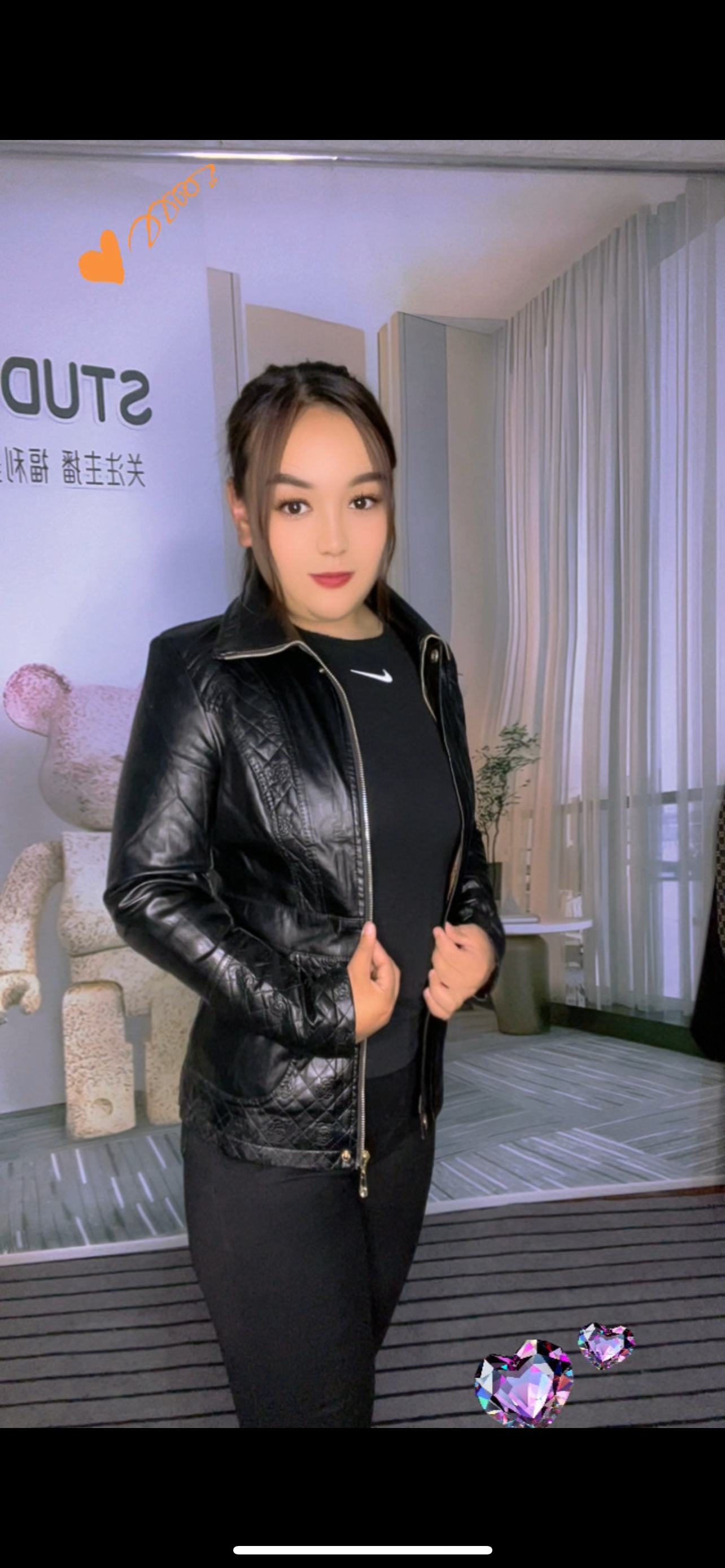  2025年最时髦的女士外套 Hurum Qapan