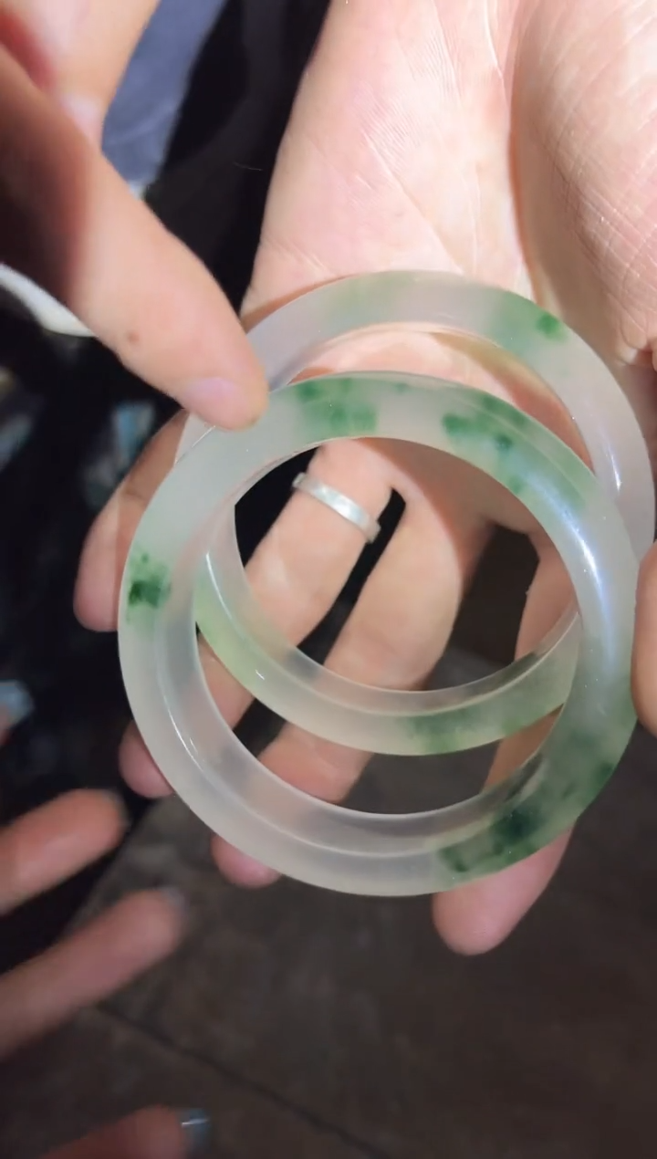 【闪购商品】【闪购商品】【闪购商品】青色纯带菜手镯一个