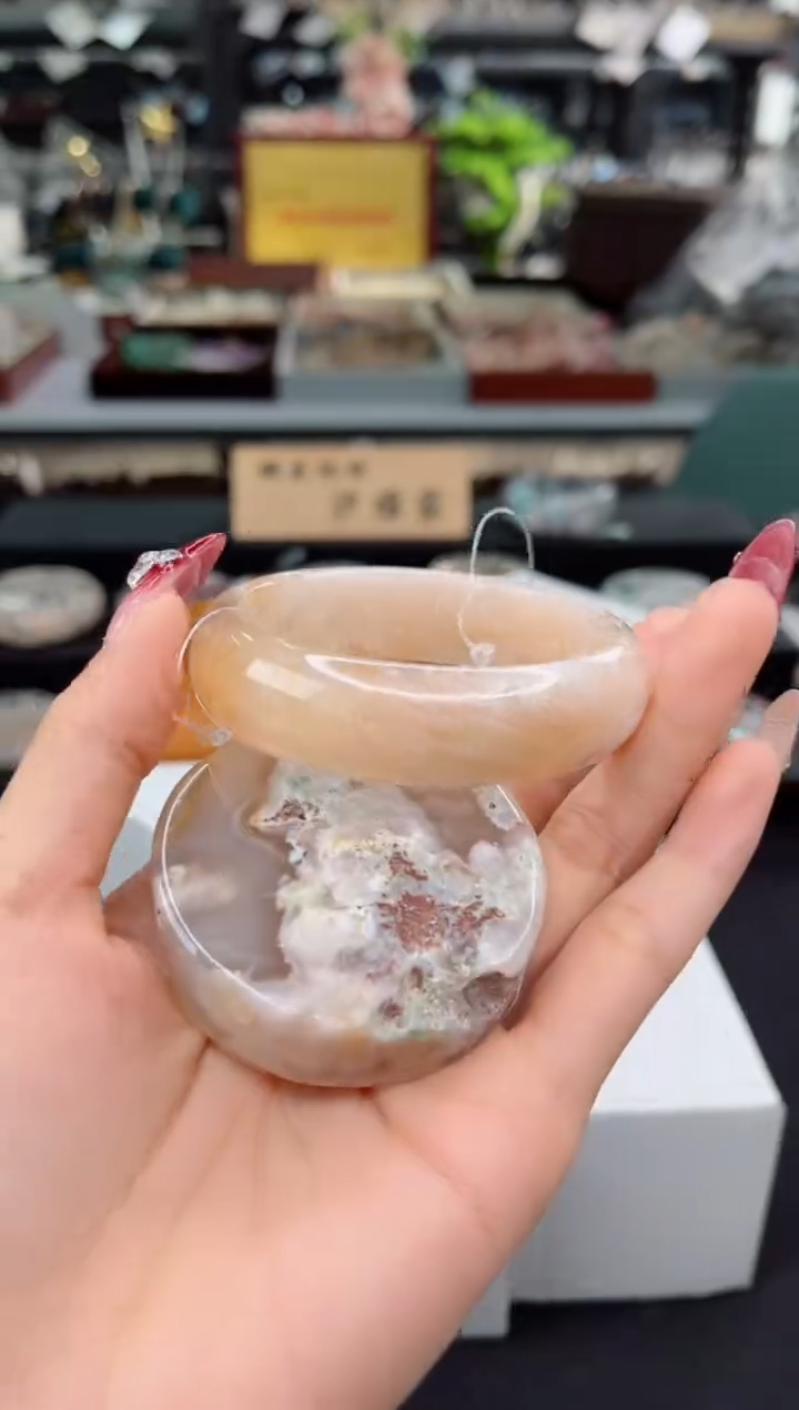 【闪购商品】石英质玉手镯未镶嵌56圈口（赠品镯心）1428372