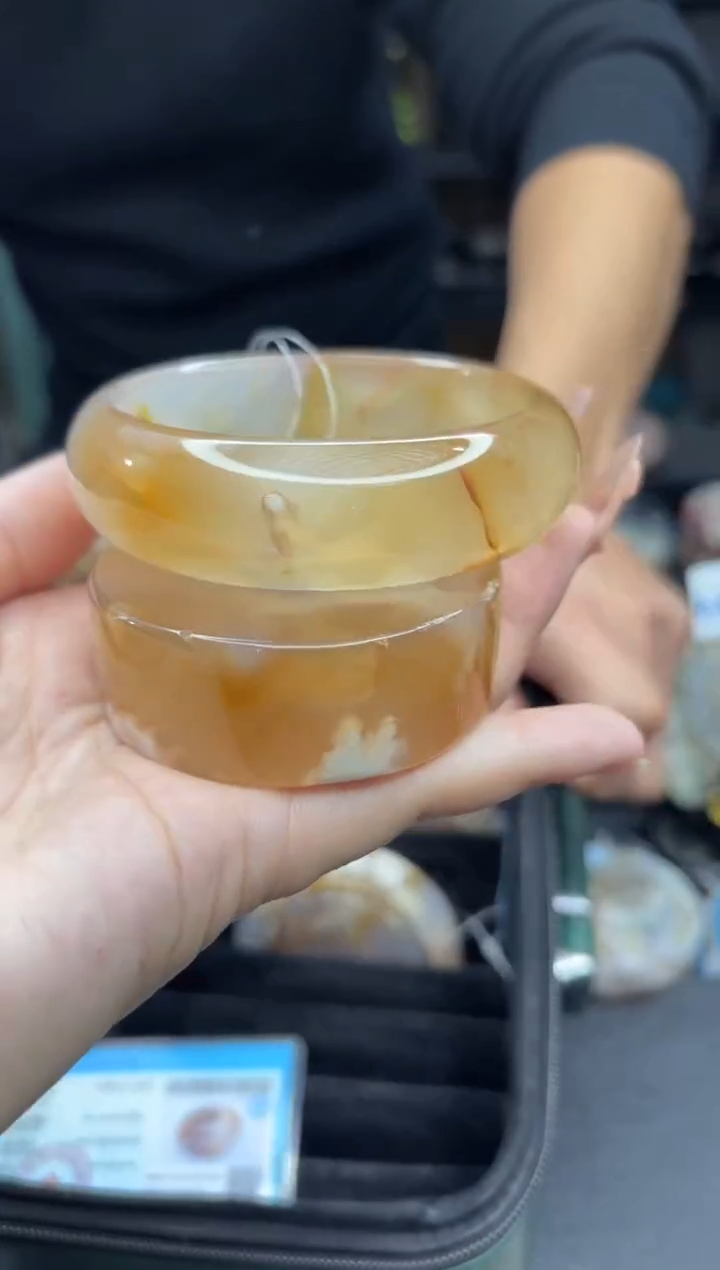 【闪购商品】石英质玉手镯未镶嵌693（64圈赠送镯心）