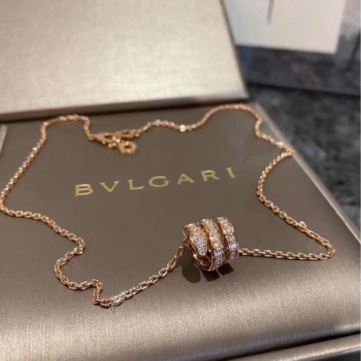 99新 BVLGARI/宝格丽 小花6欢 三圈 蛇骨 满钻 项链 18K玫瑰金