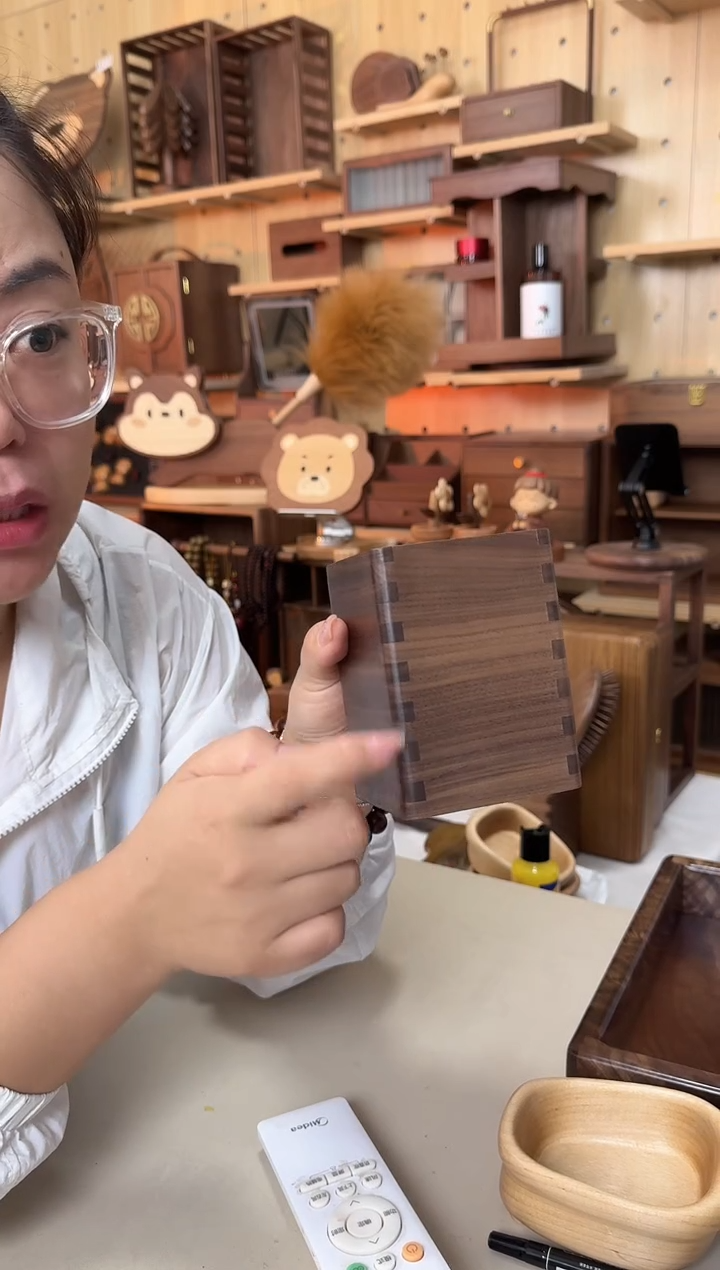 木北美黑胡桃榫卯笔筒
