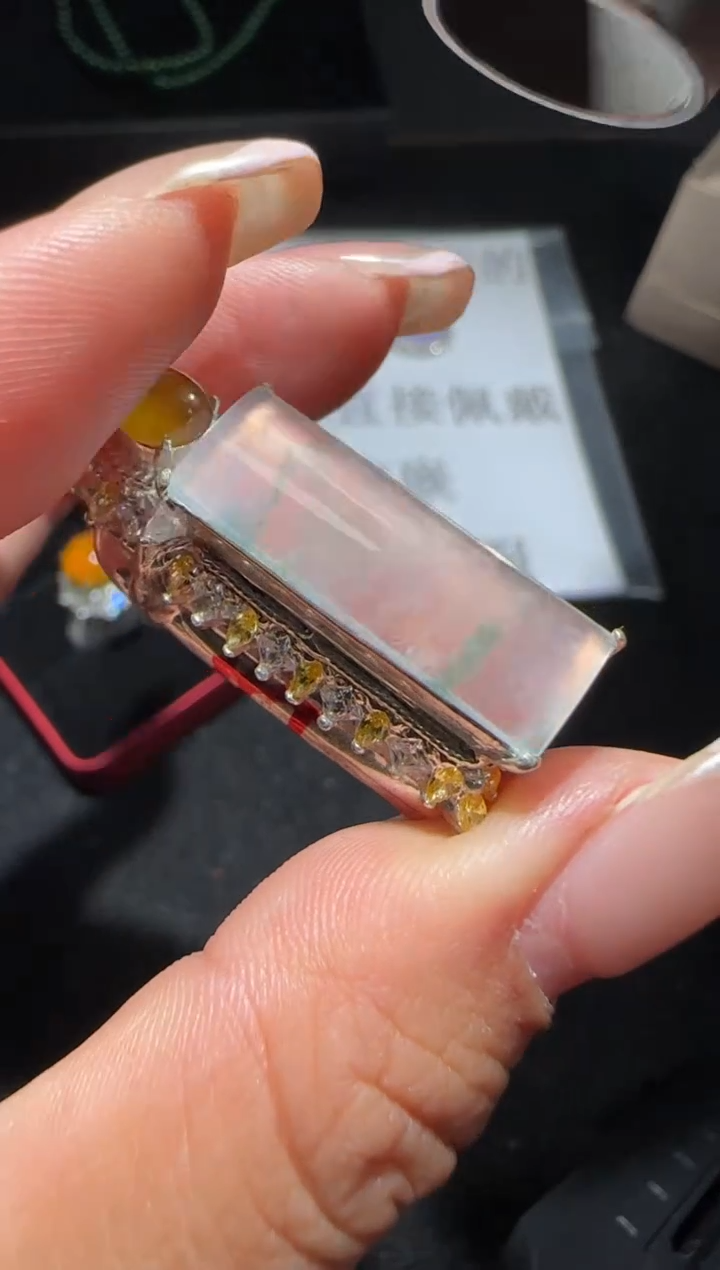 【闪购商品】翡翠吊坠(不含链)未镶嵌多样性发货拍一发一