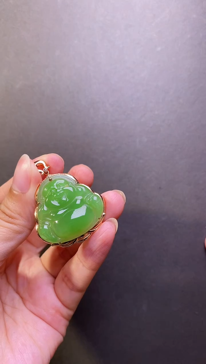 【闪购商品】和田玉（碧玉）颈饰18K金镶嵌苹果绿弥勒佛