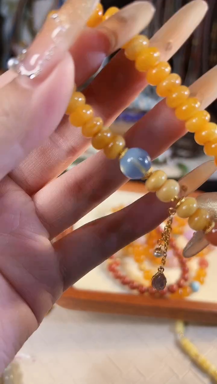 【闪购商品】蜜蜡手链未镶嵌多样性发货其一