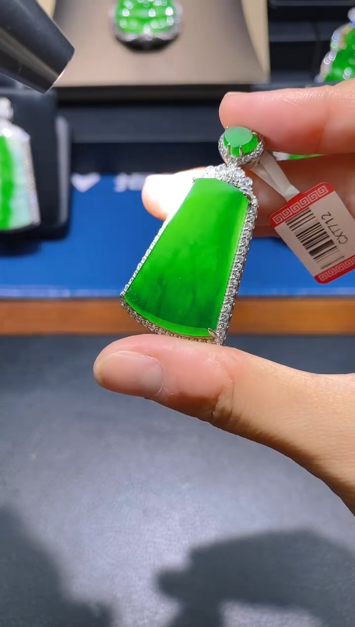 【闪购商品】翡翠颈饰未镶嵌天然A货翡翠k14