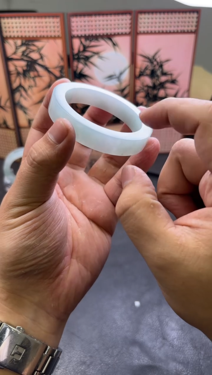 未镶嵌手镯定制翡翠手镯定制