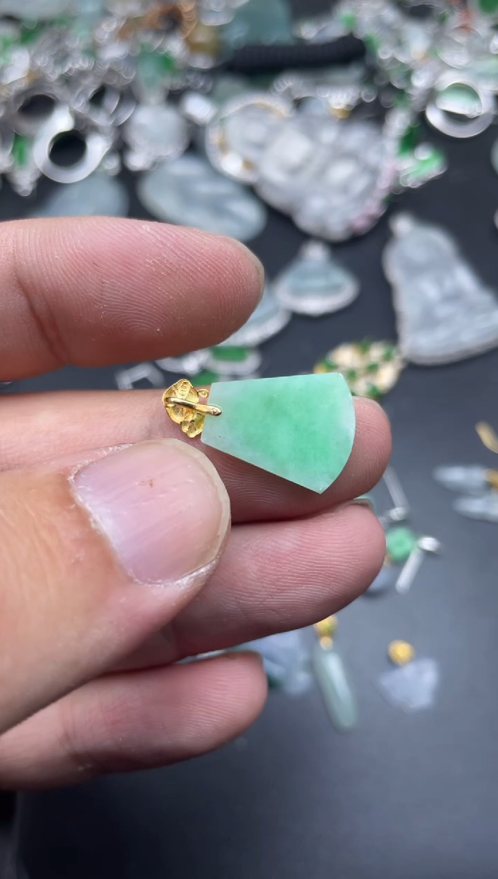 【闪购商品】翡翠颈饰18K金镶嵌塑寄售商品不退不换