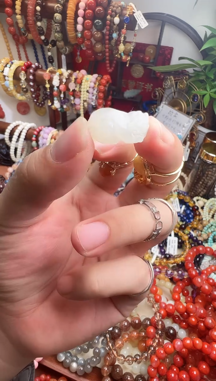 颈饰未镶嵌和田玉别*一物一件）005523