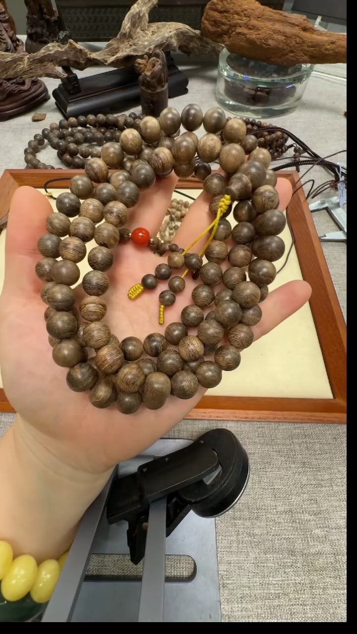 【闪购商品】沉香手串柬埔寨菩萨黑棋8mm+念珠多样性发其一